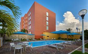 Hotel City Express Junior Cancun